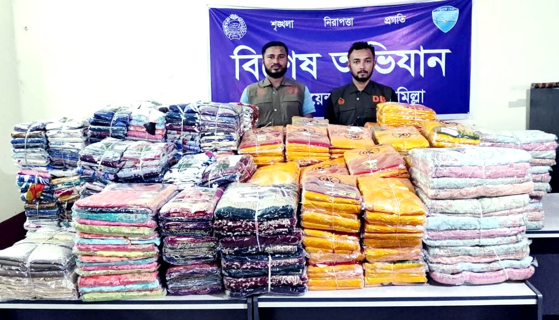 চোরাই পথে আনা ভারতীয় ৭১৪ পিস শাড়ী ও ১টি মাইক্রো গাড়ি উদ্ধার
